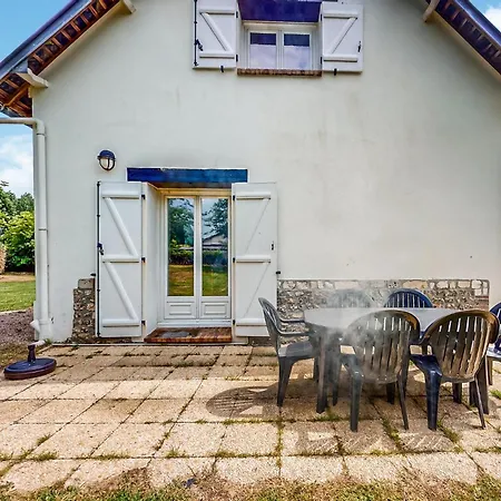3 Bedroom Cozy In Holiday home Etainhus