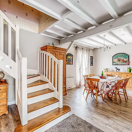 3 Bedroom Cozy In Holiday home